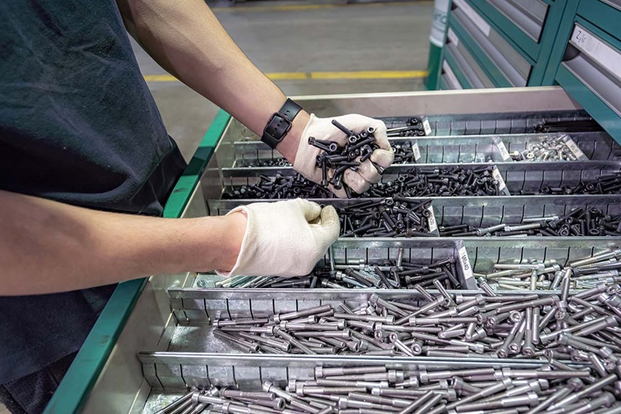 Metal Injection Molding vs Machining: When Each Makes Sense